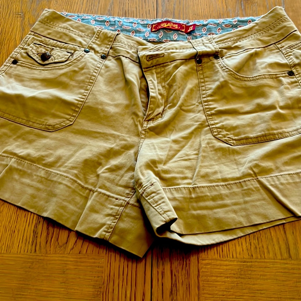 One5One Tan shorts